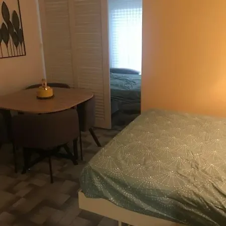 : Vue Sur Le Port آجد